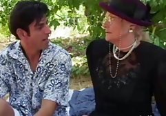 Seksowne sexy filmy za darmo dziewczyny pokazują ciało